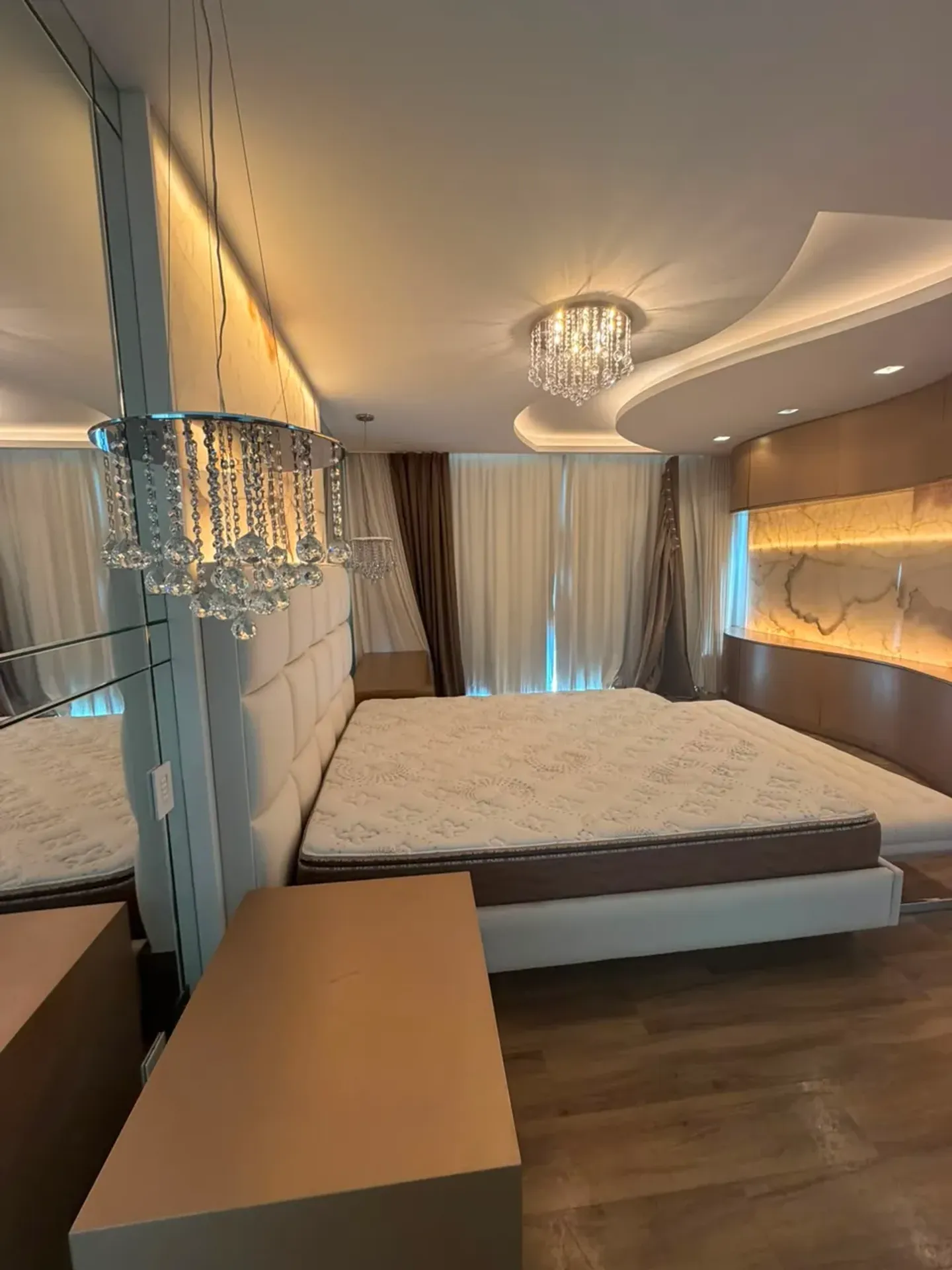 Furnished house with 5 bedrooms and 5 bathrooms, 700 m² — photo 37