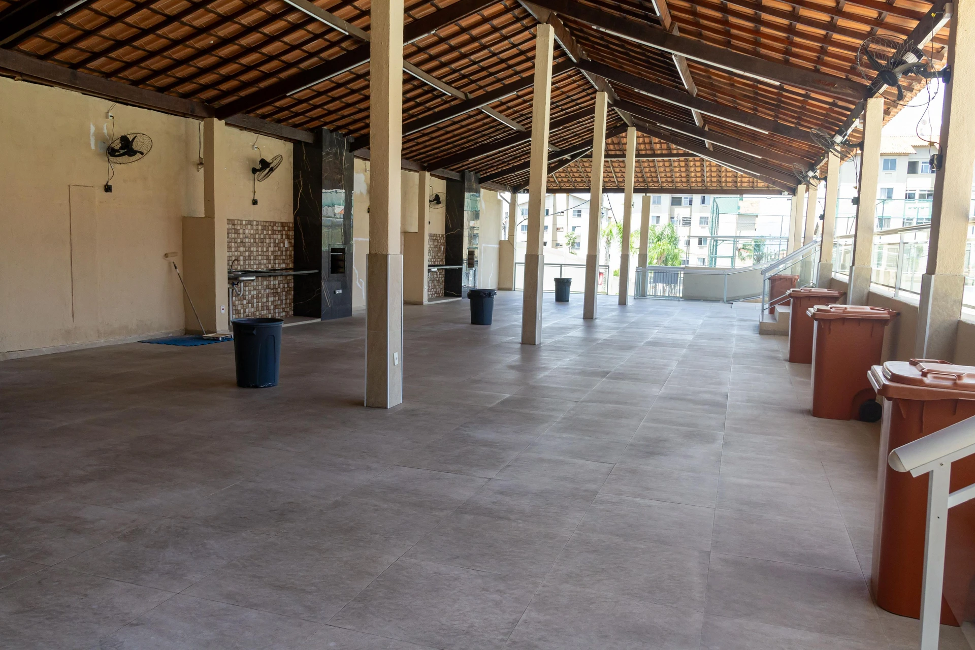 Apartamento com 2 quartos e 1 banheiro — photo 2