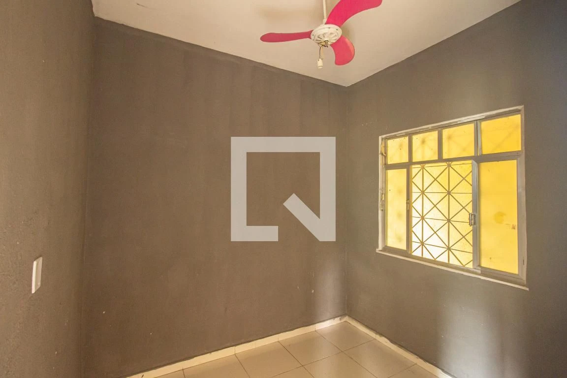 Unfurnished house with 2 bedrooms and 1 tiled bath — photo 17