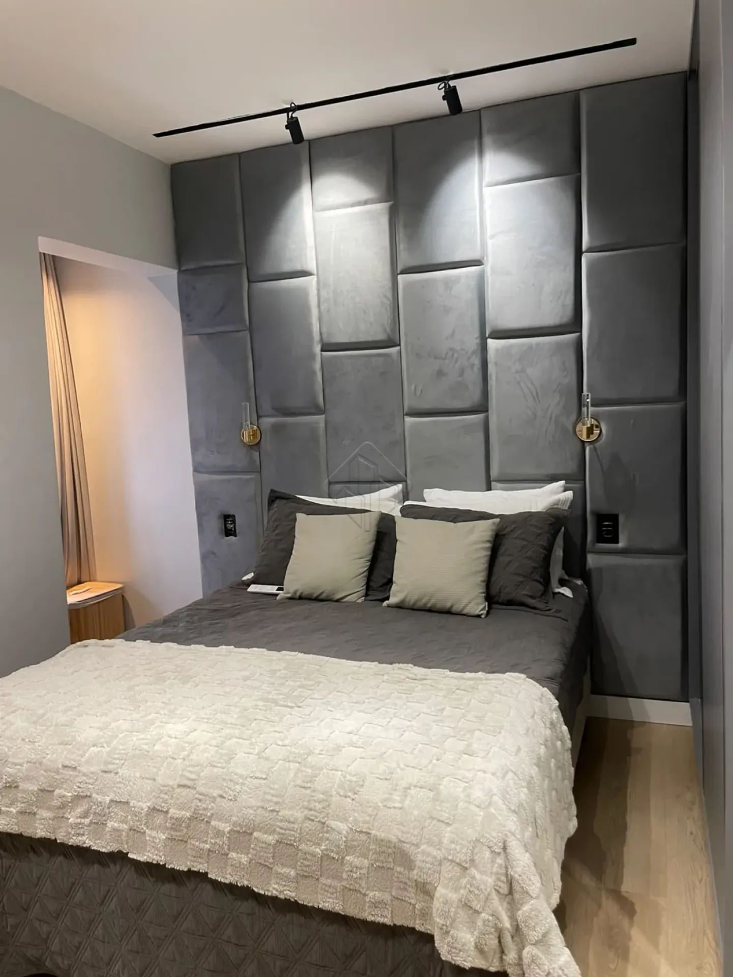 Furnished apartment, 123 m², with floor-to-ceiling windows — photo 40
