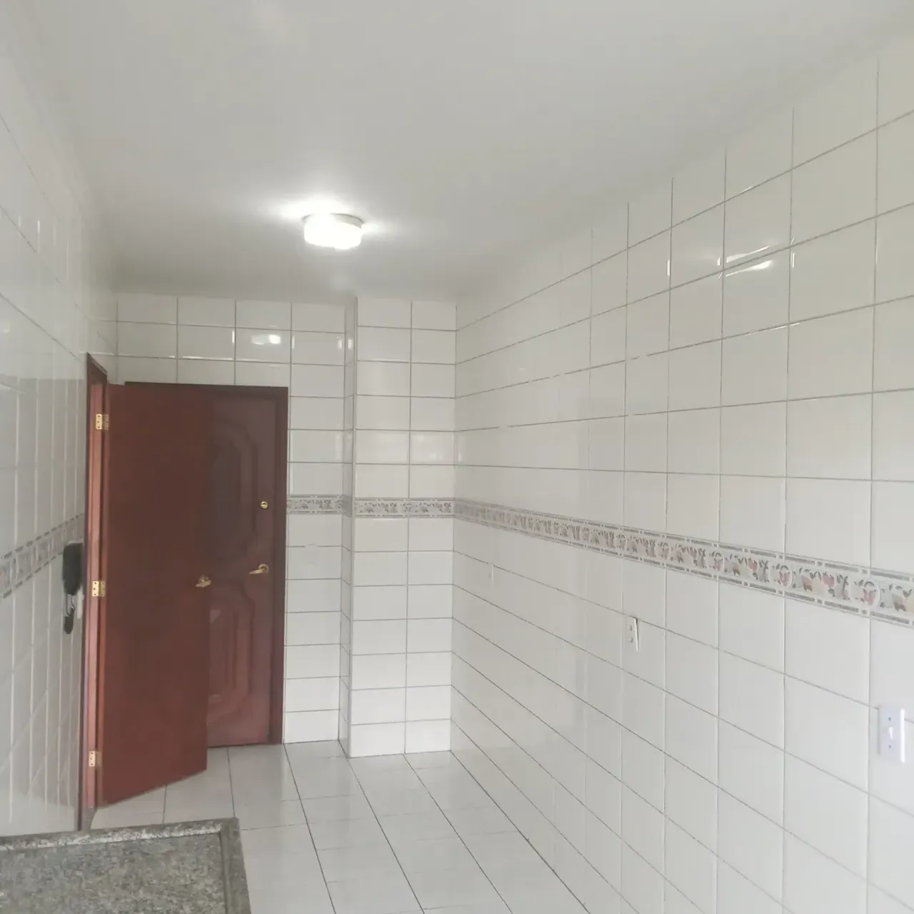 Apartamento com box de vidro no banheiro e 1 vaga — photo 3