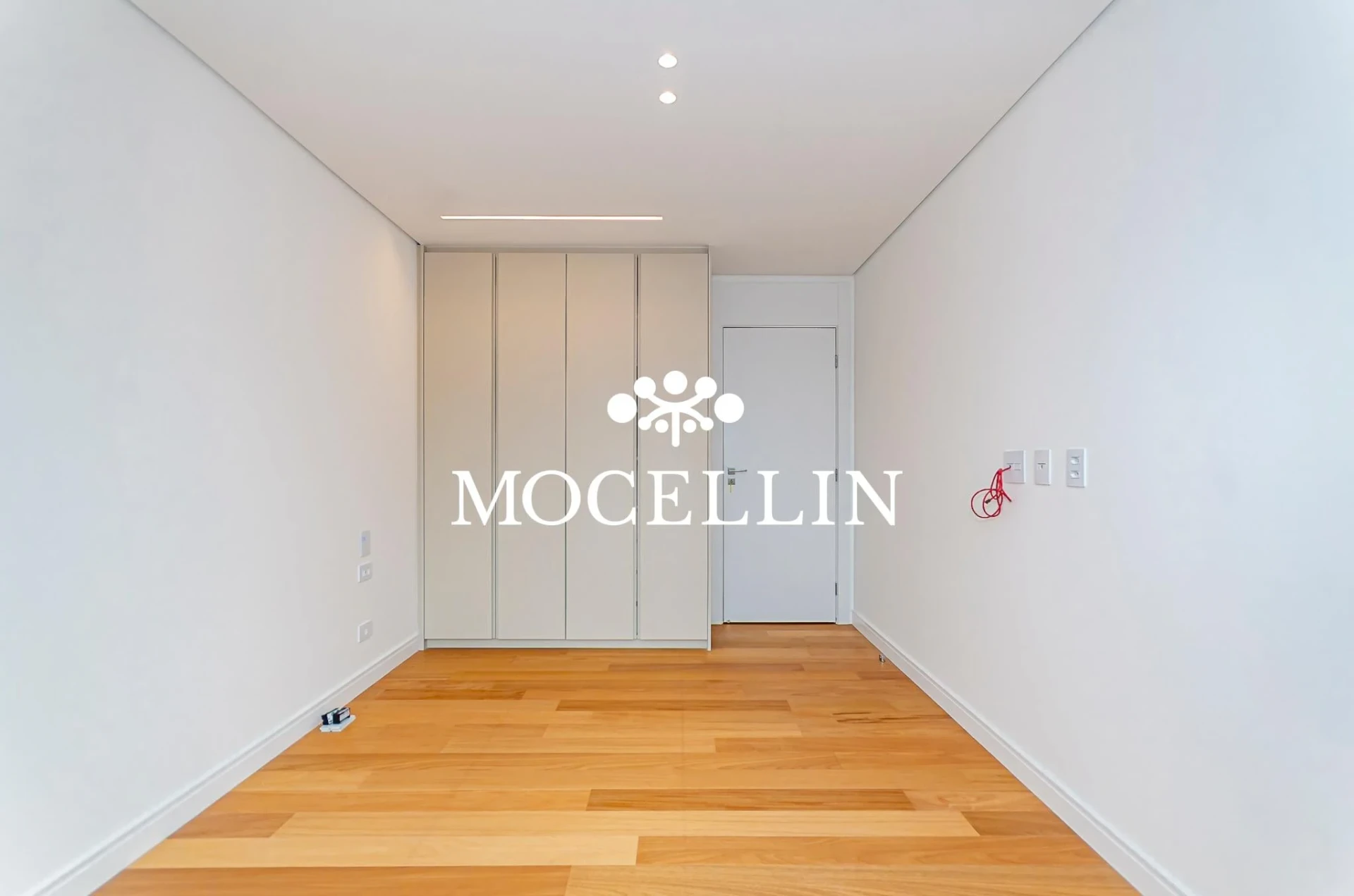 Floor-to-ceiling windows in a 3-bedroom apartment, 242 m² — photo 27