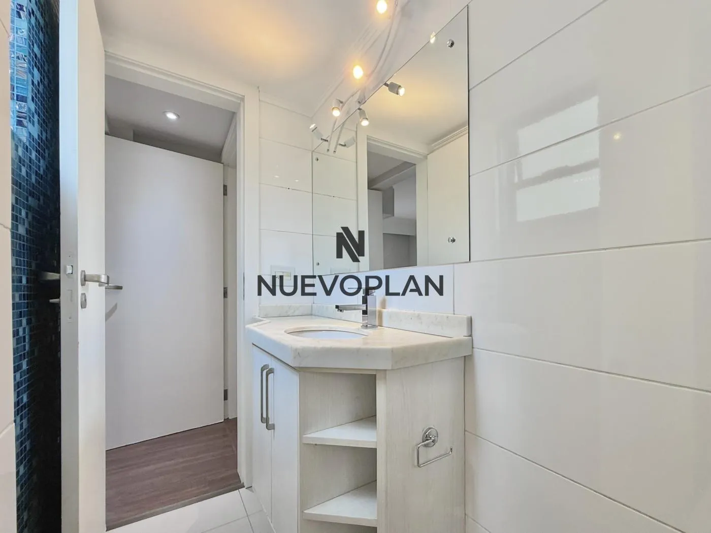 3-bedroom apartment with a home office — photo 27