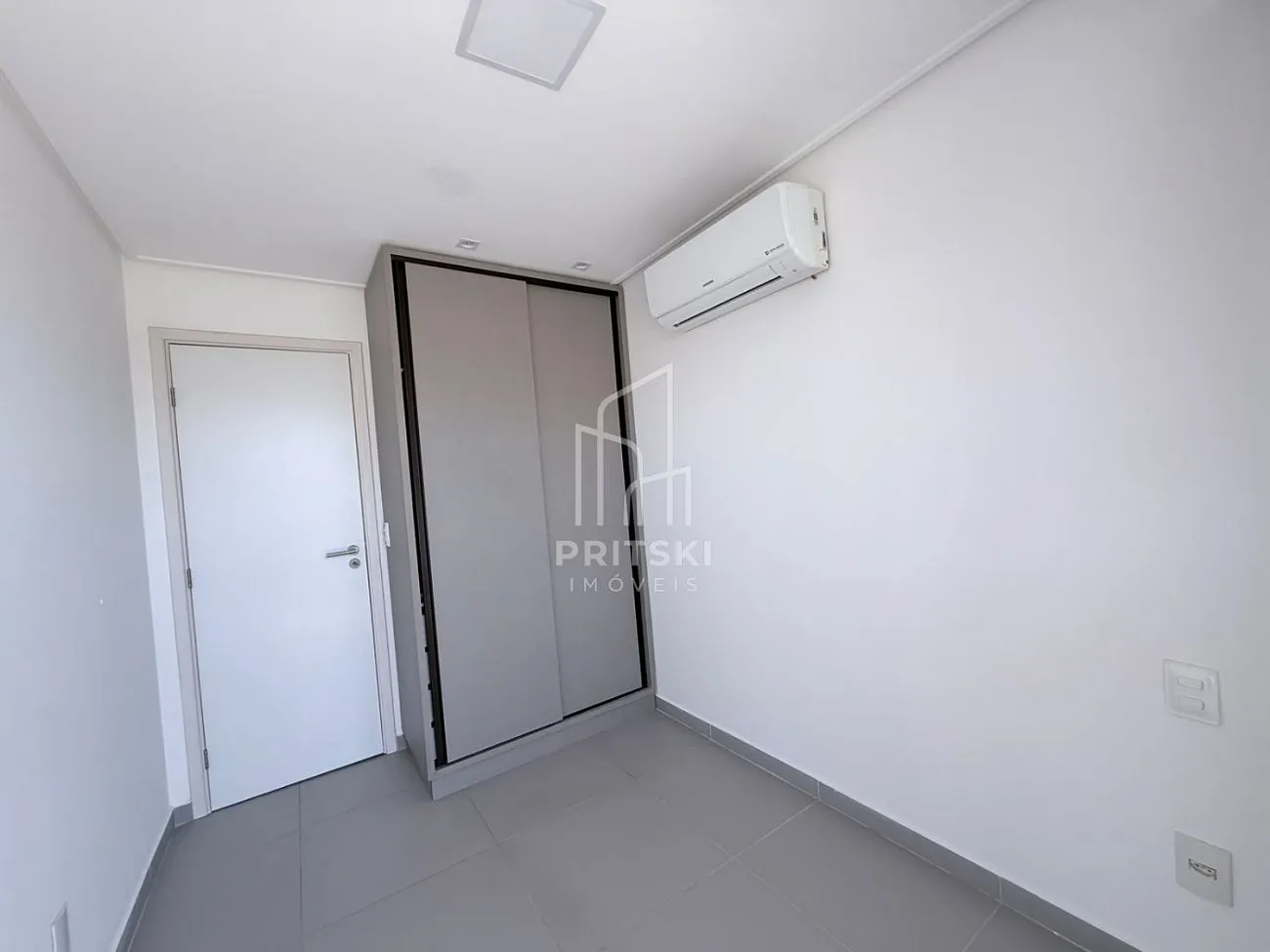 Apartment, 63 m², with floor-to-ceiling windows — photo 3