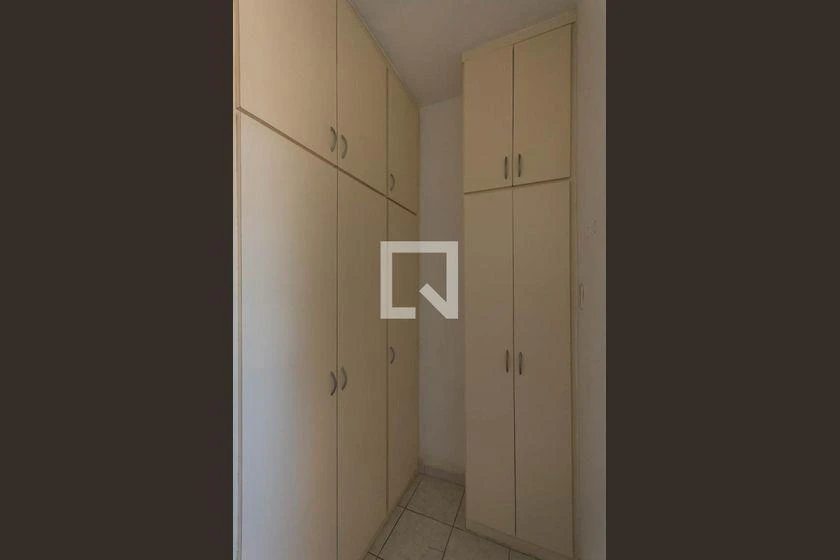Apartamento de 2 quartos com cozinha separada e 70 m² — photo 33