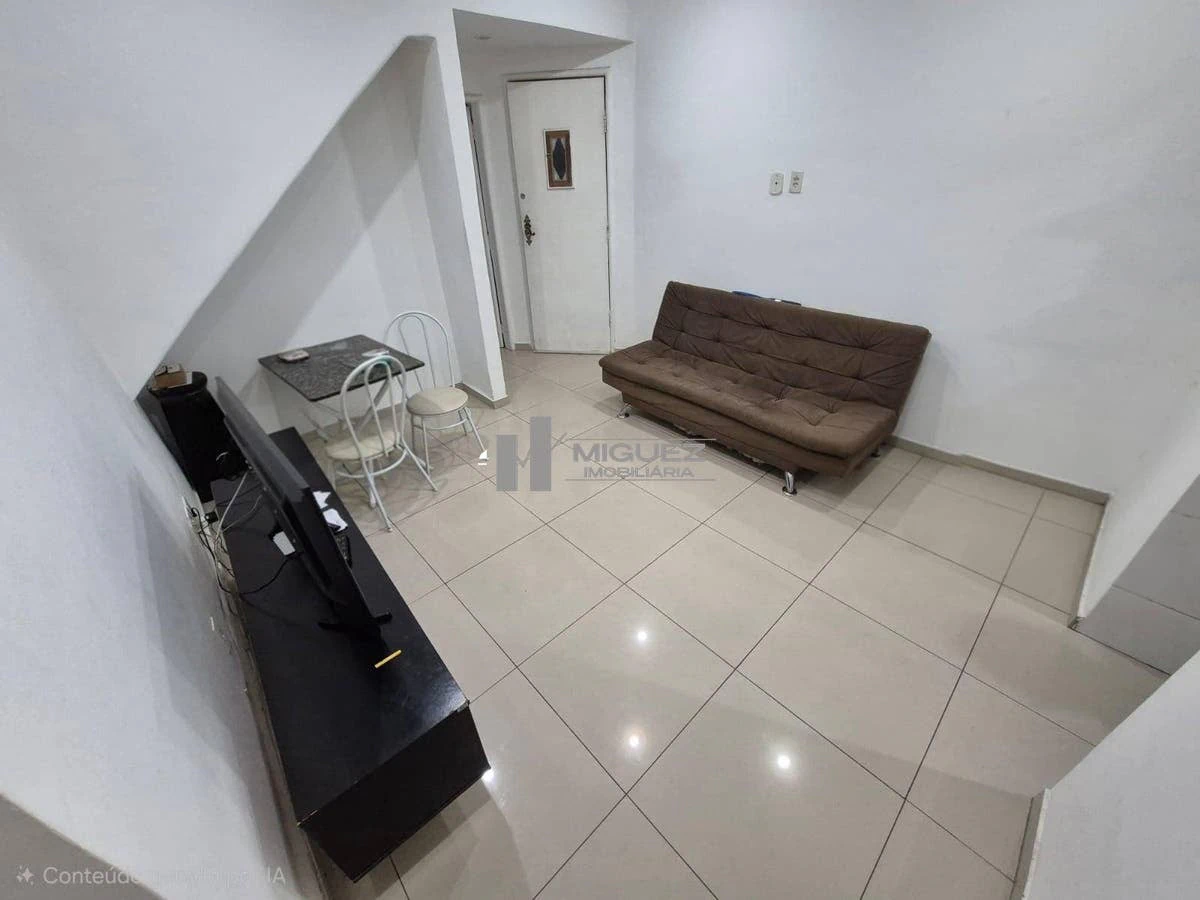 3-bedroom apartment in a building with a gym — photo 2