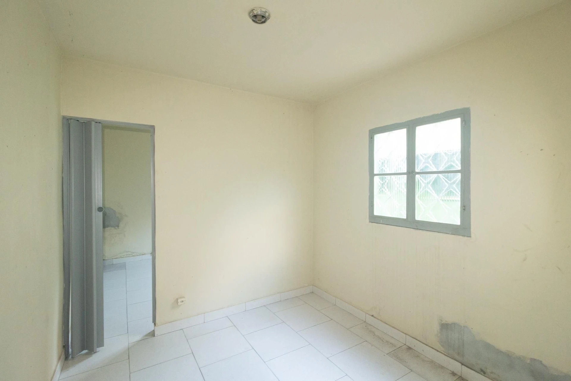 Unfurnished house with 2 bedrooms and 1 parking spot — photo 4
