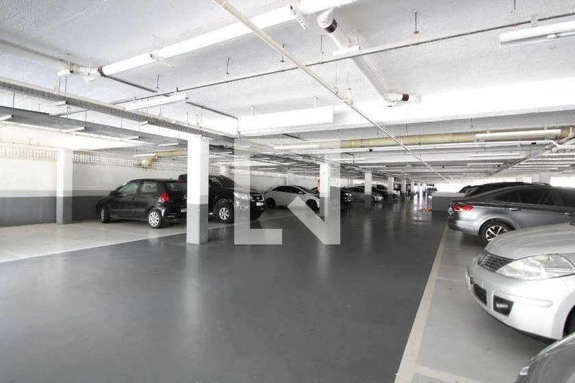 2-bedroom apartment in a building with a gym — photo 40