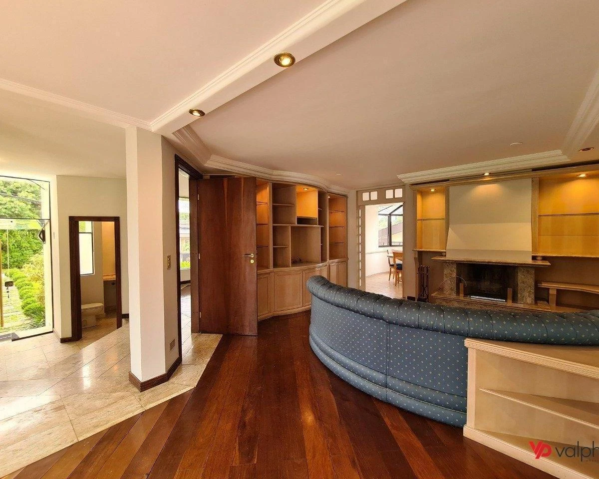 Condo house with 3 bedrooms and 5 bathrooms — photo 15