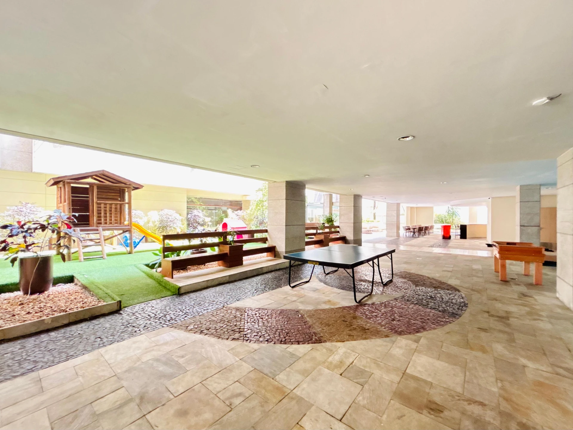 3-bedroom apartment in a building with a sauna — photo 18