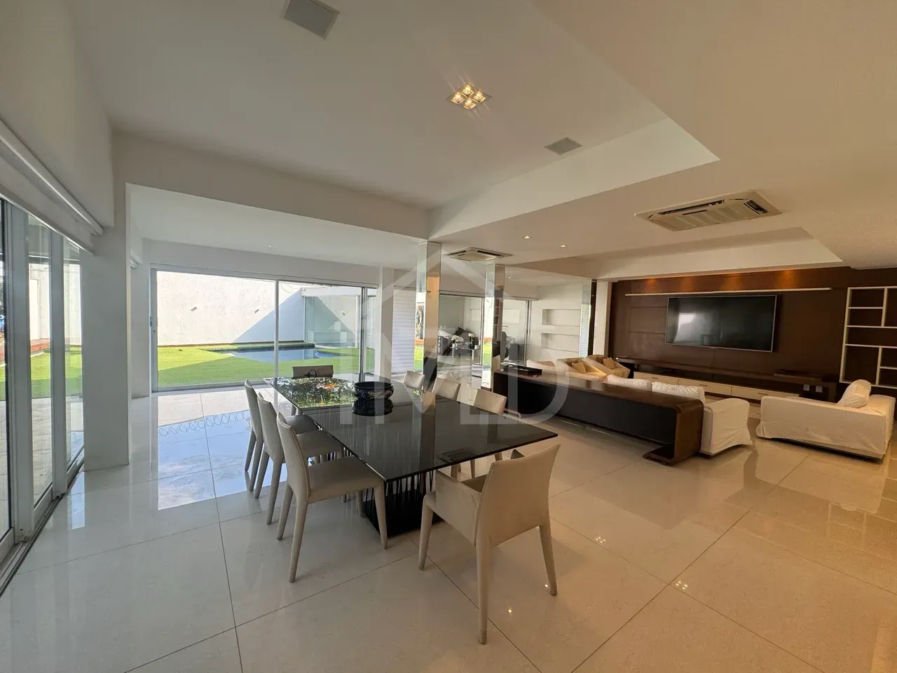 Furnished house with 4 en-suite bedrooms and open kitchen — photo 7