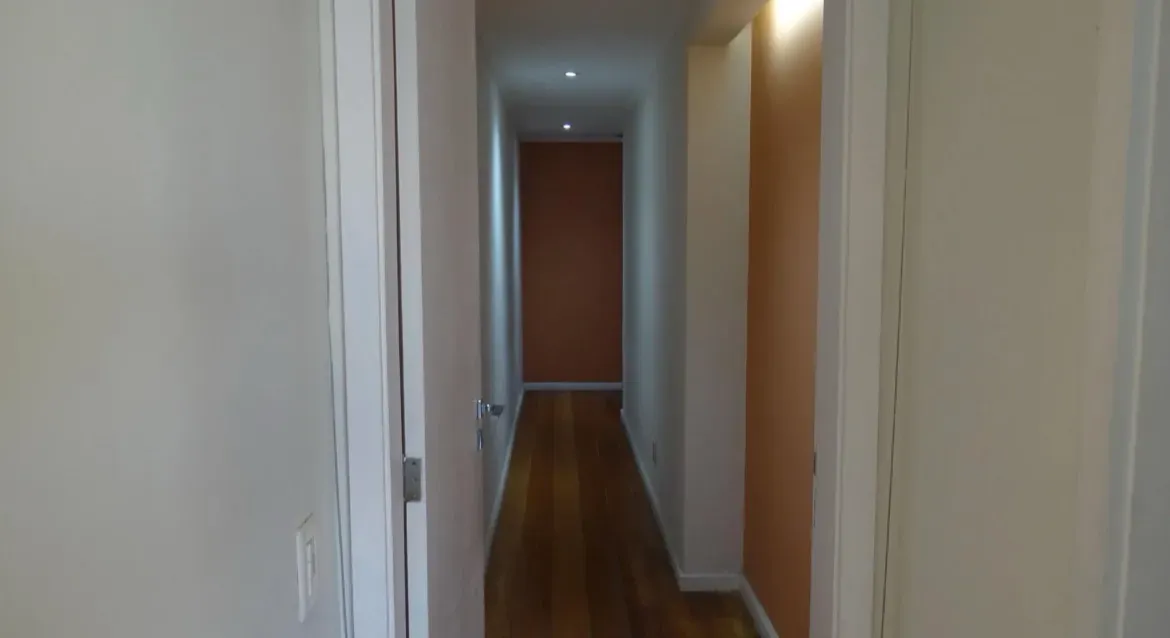 Apartamento de 185 m² com 3 quartos e 5 banheiros — photo 16