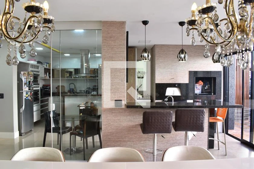 House with 4 bedrooms, 6 bathrooms and private garden — photo 8
