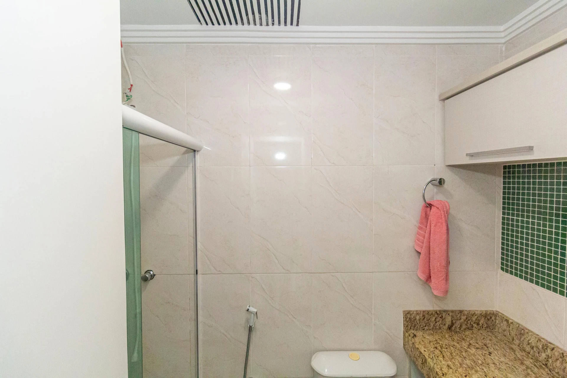 Apartamento mobiliado com 4 quartos e 3 banheiros — photo 57