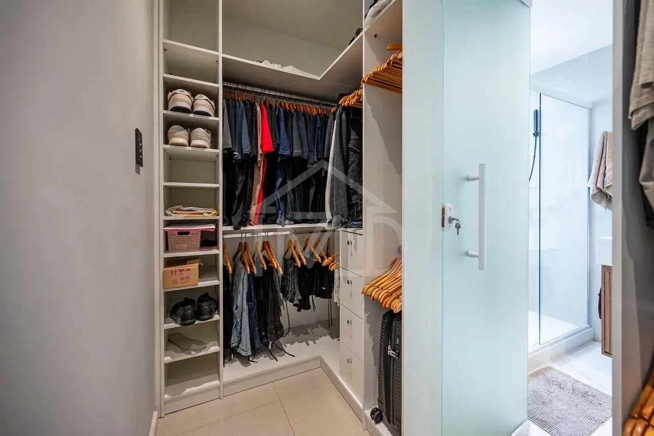 Furnished 6-bedroom house, 266 m² and 3 parking spots — photo 34