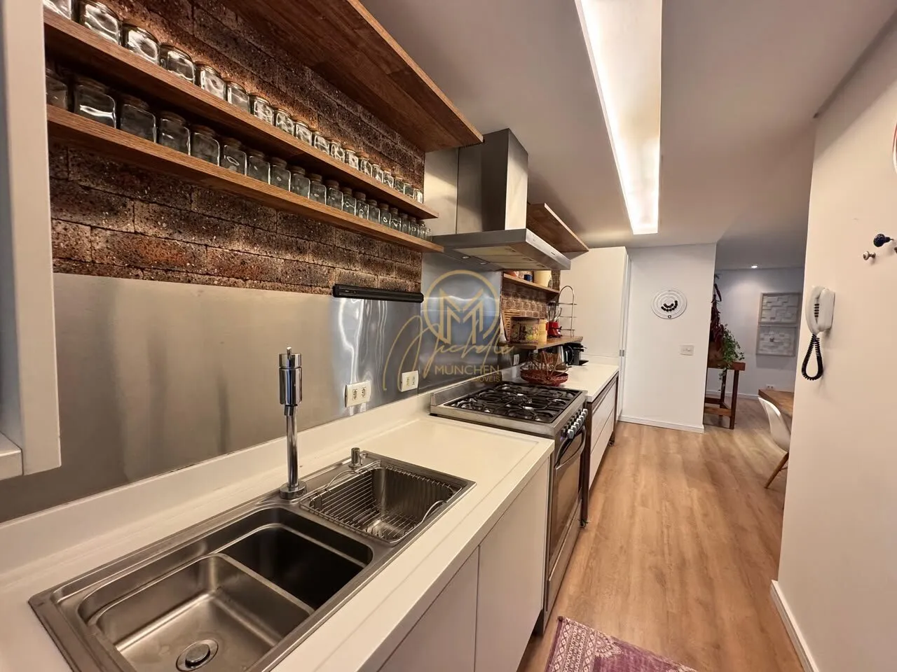 Furnished 160 m² apartment with 3 bedrooms and 4 baths — photo 11