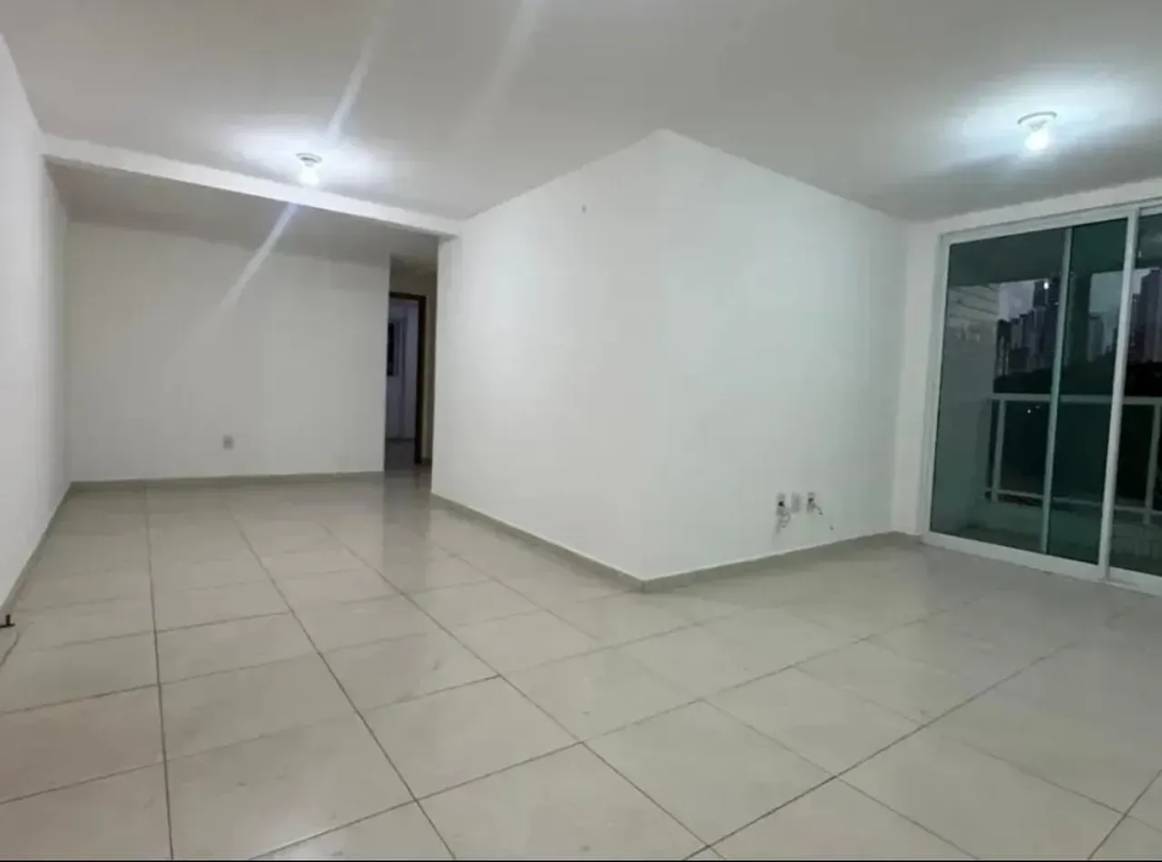 3-bedroom apartment in a building with a coworking space