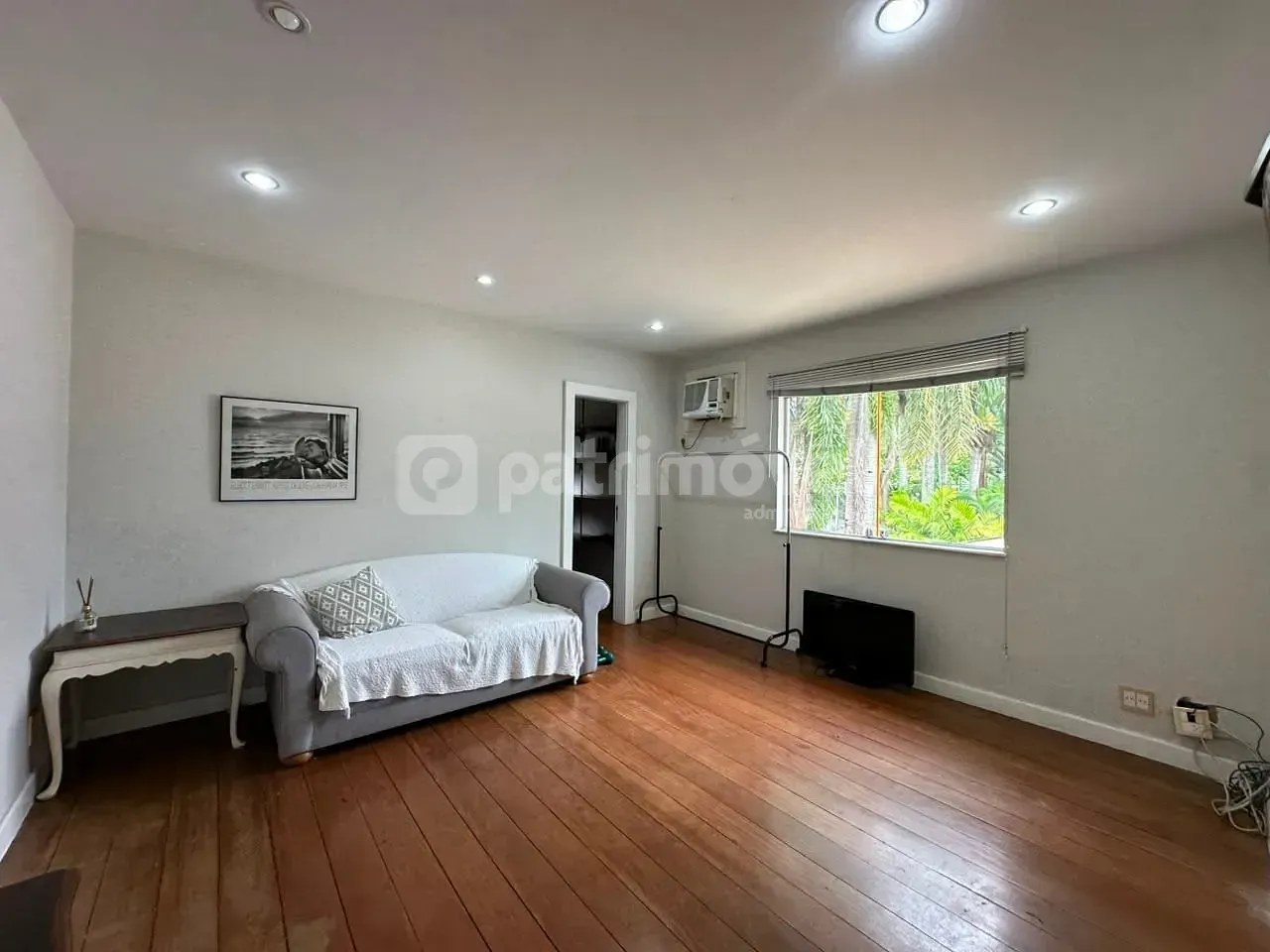 Casa sem mobília com 6 quartos e 9 banheiros — photo 2