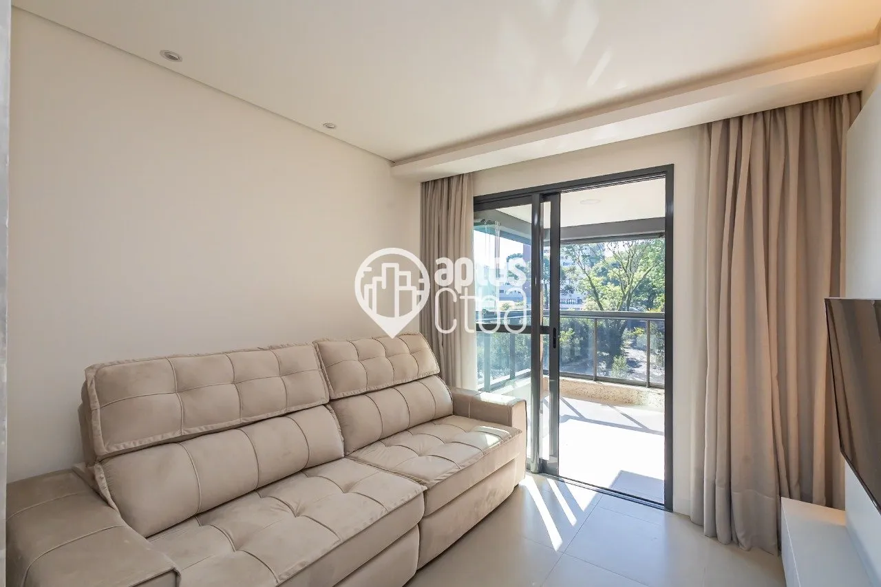 Glass-enclosed balcony in a 2-bedroom apartment, 81 m² — photo 11