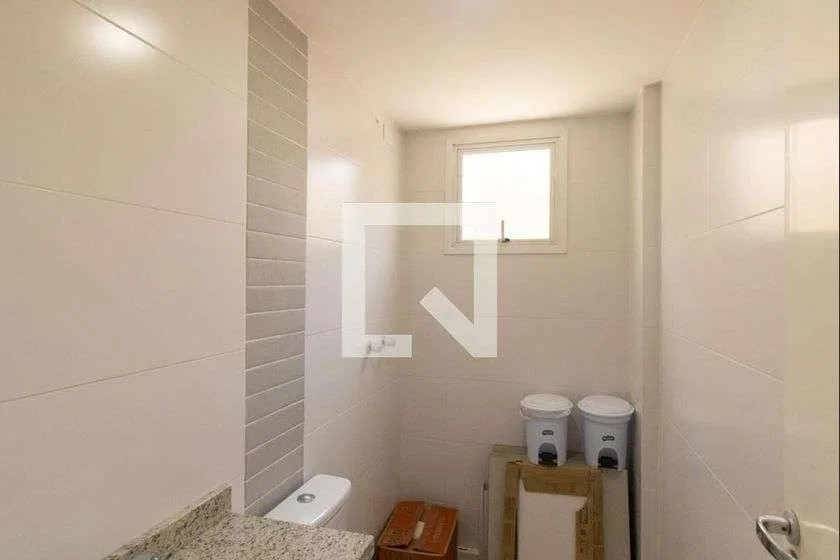 2-bedroom apartment with a walk-in closet in Curitiba — photo 23