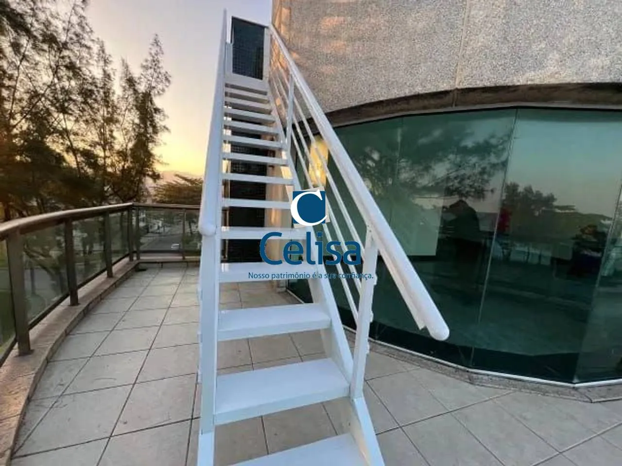 Apartment on the 4th floor with a glass-enclosed balcony — photo 10