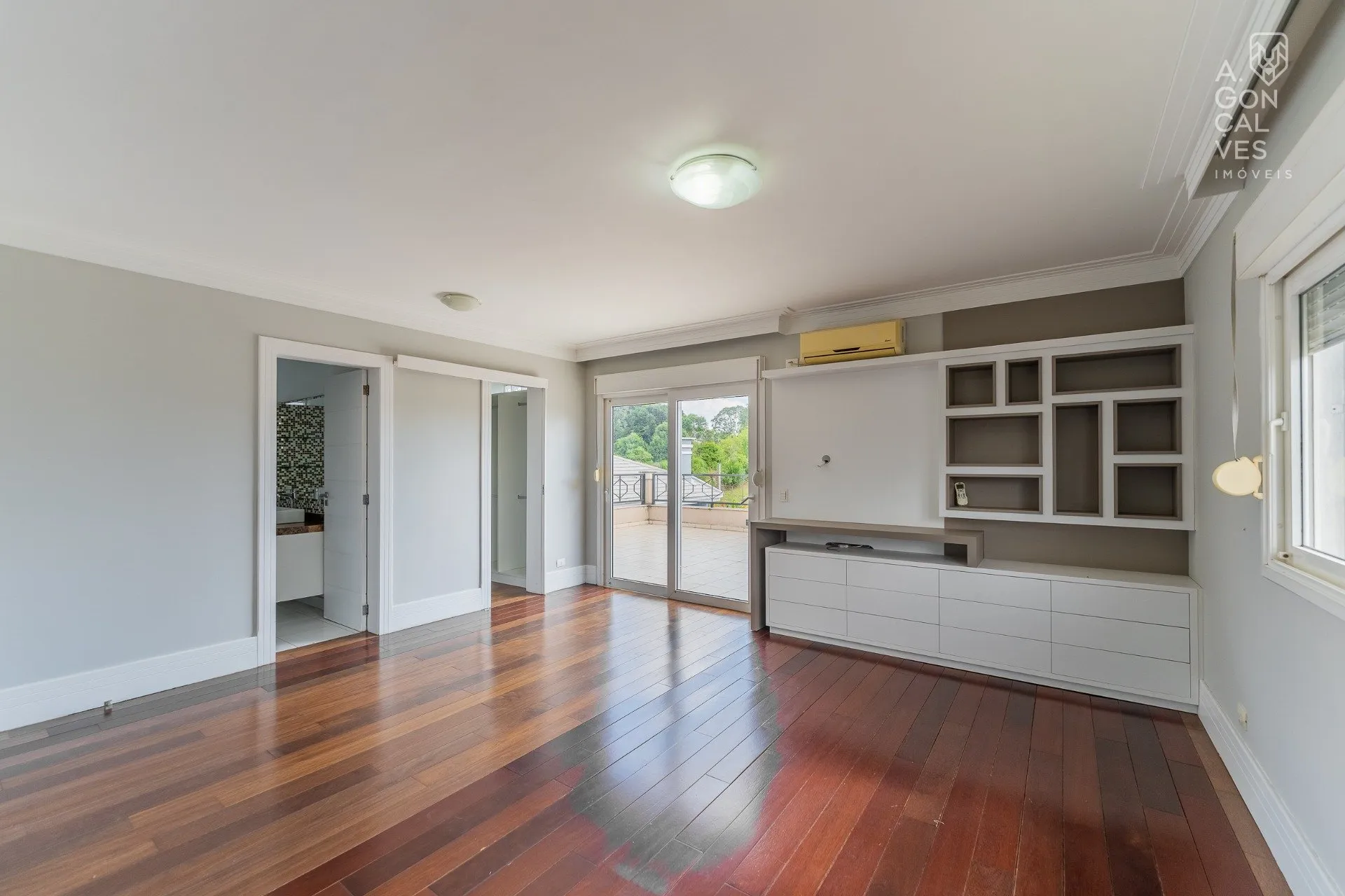 House with 4 bedrooms, open-plan kitchen and 4 parking — photo 22