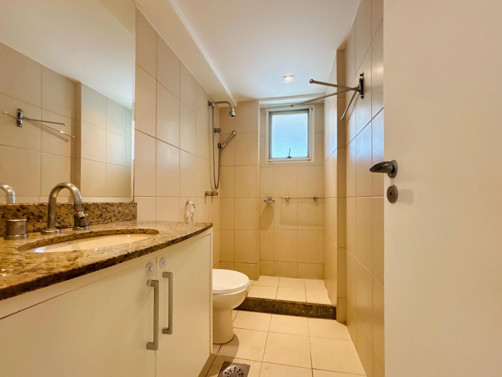 3-bedroom apartment in a building with a sauna — photo 51