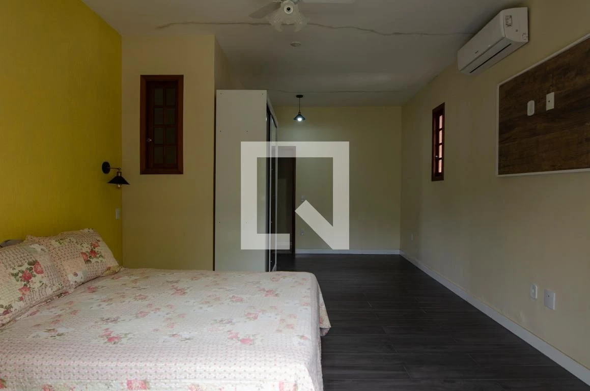Casa mobiliada com 4 dormitórios e área de lavanderia — photo 3