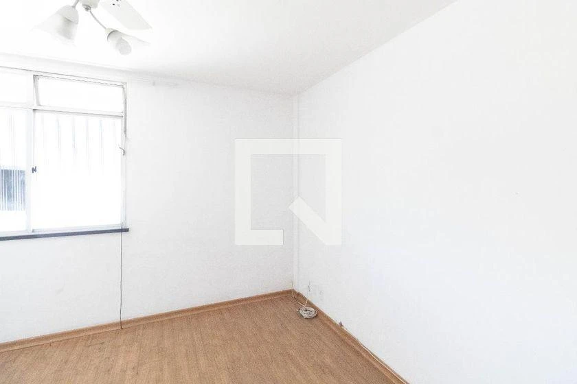 Wood or laminate floors in a 2-bedroom apartment, 50 m² — photo 15