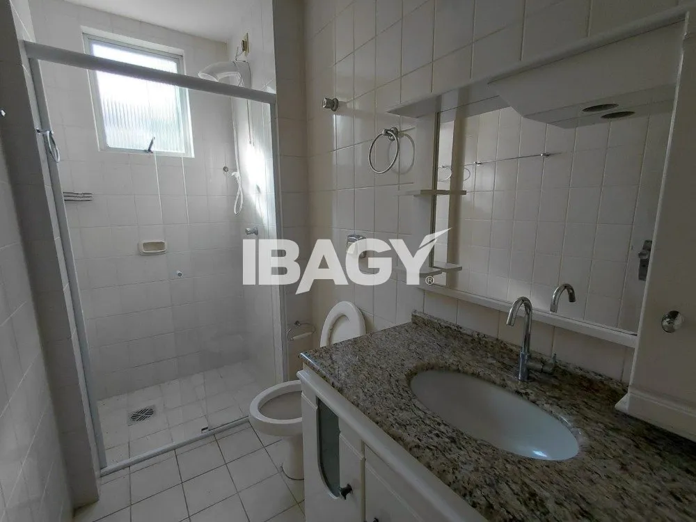 1-bedroom apartment with laundry area and parking — photo 10