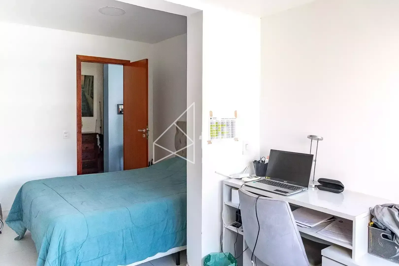 3-bedroom apartment with a mountain view — photo 19