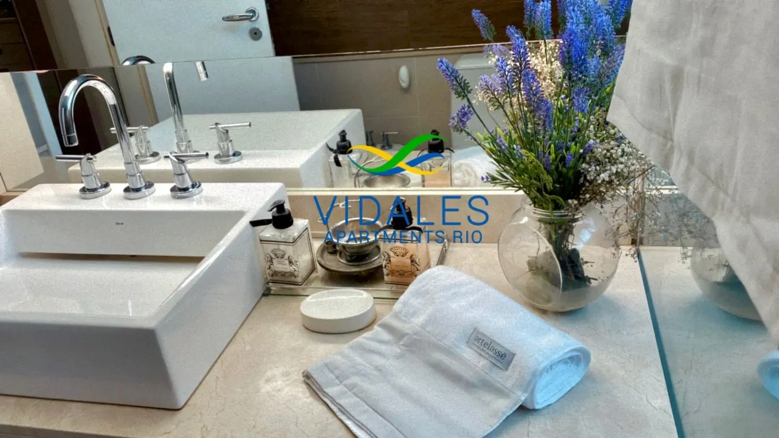 Furnished apartment with an open-plan kitchen and 5 bedrooms — photo 22