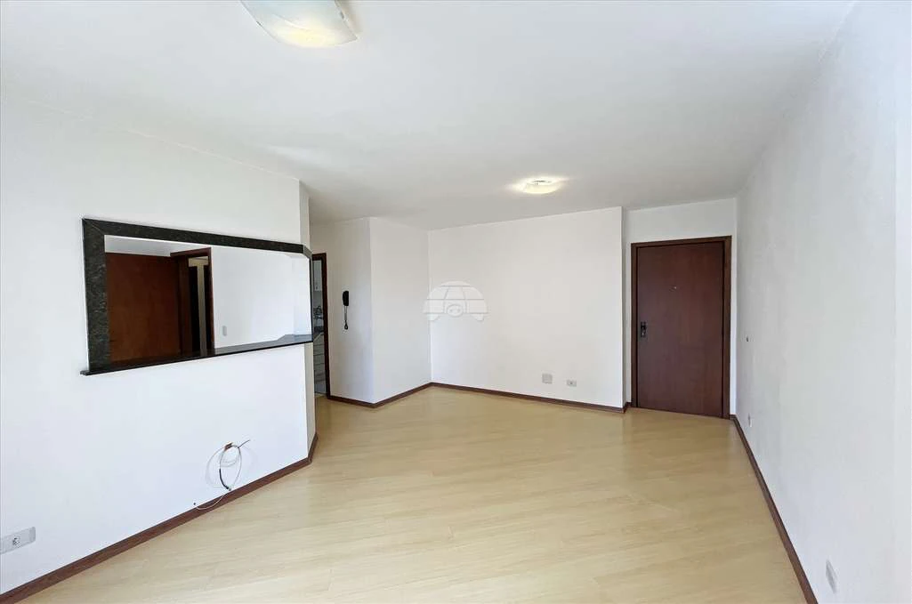 2-bedroom apartment with suite and balcony — photo 4