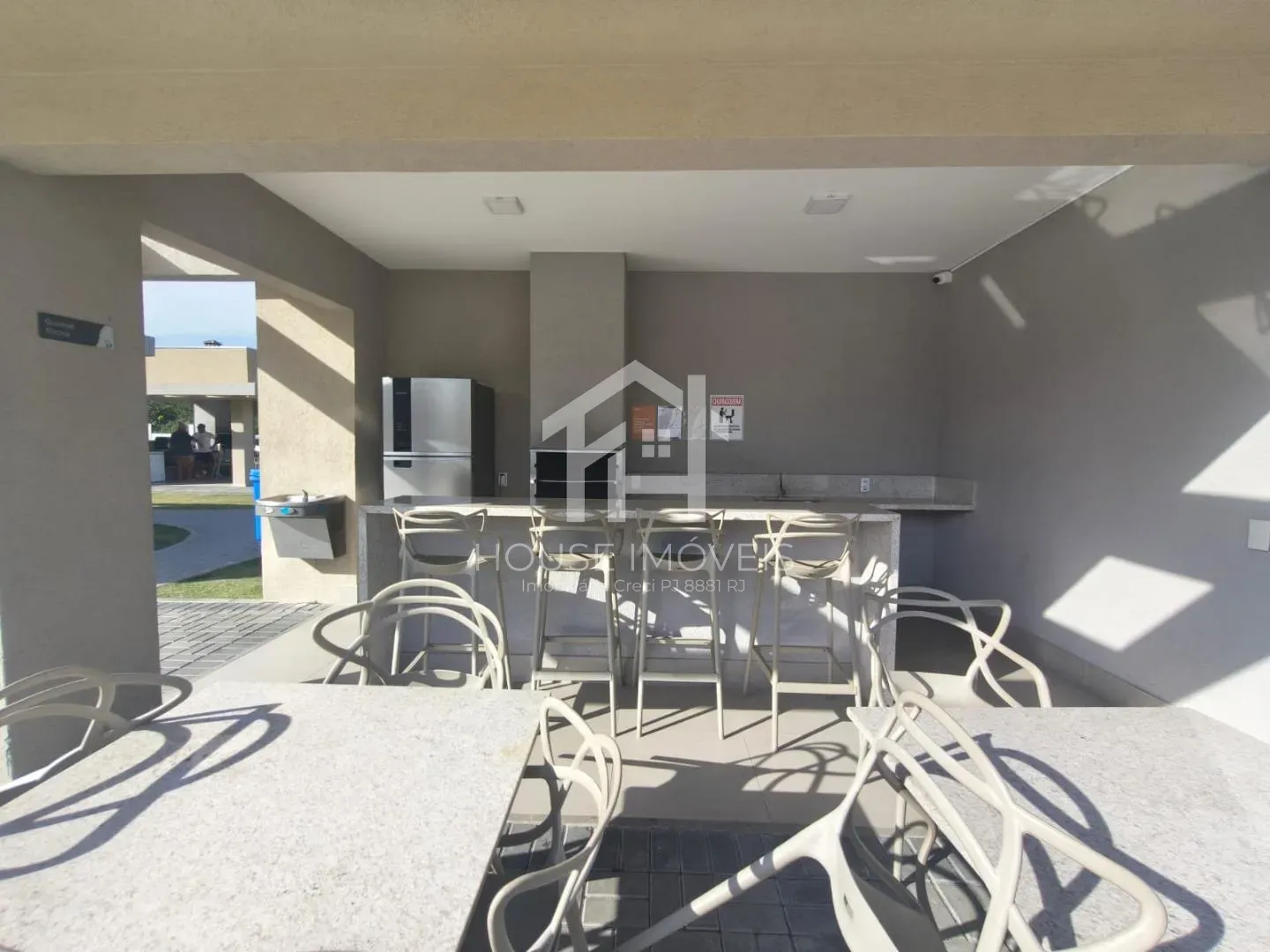 Unfurnished apartment with 2 bedrooms and 2 bathrooms — photo 31