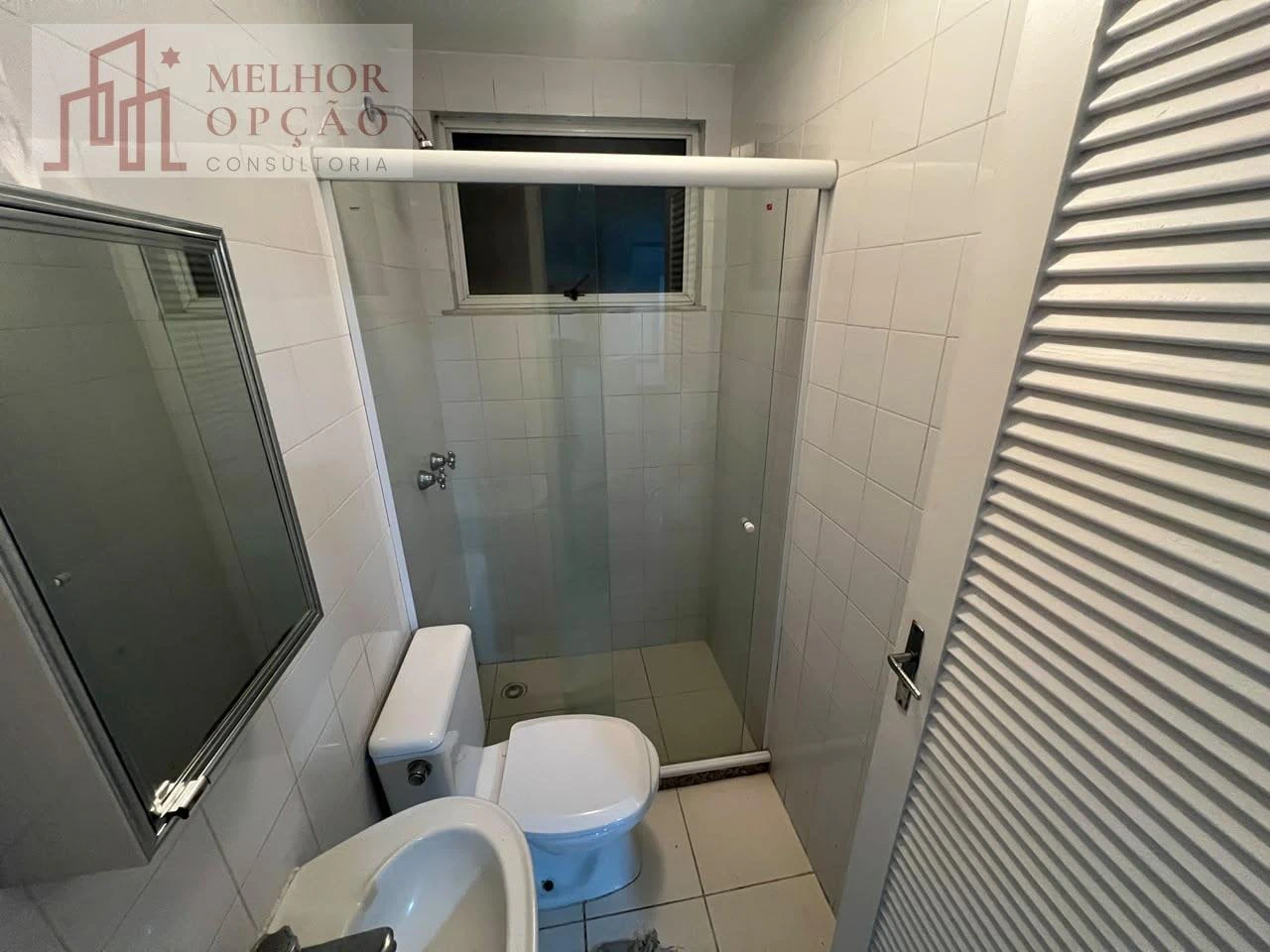 Будинок 650 м² з гардеробною та балконом із грилем — photo 8