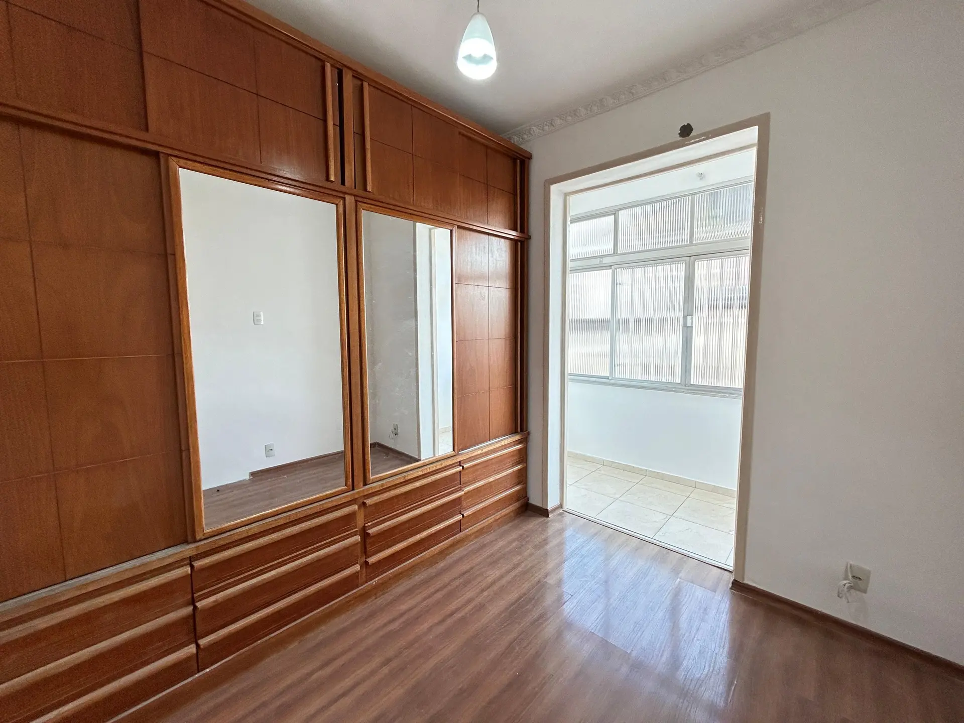 Apartment, 86 m², with wood or laminate floors — photo 3
