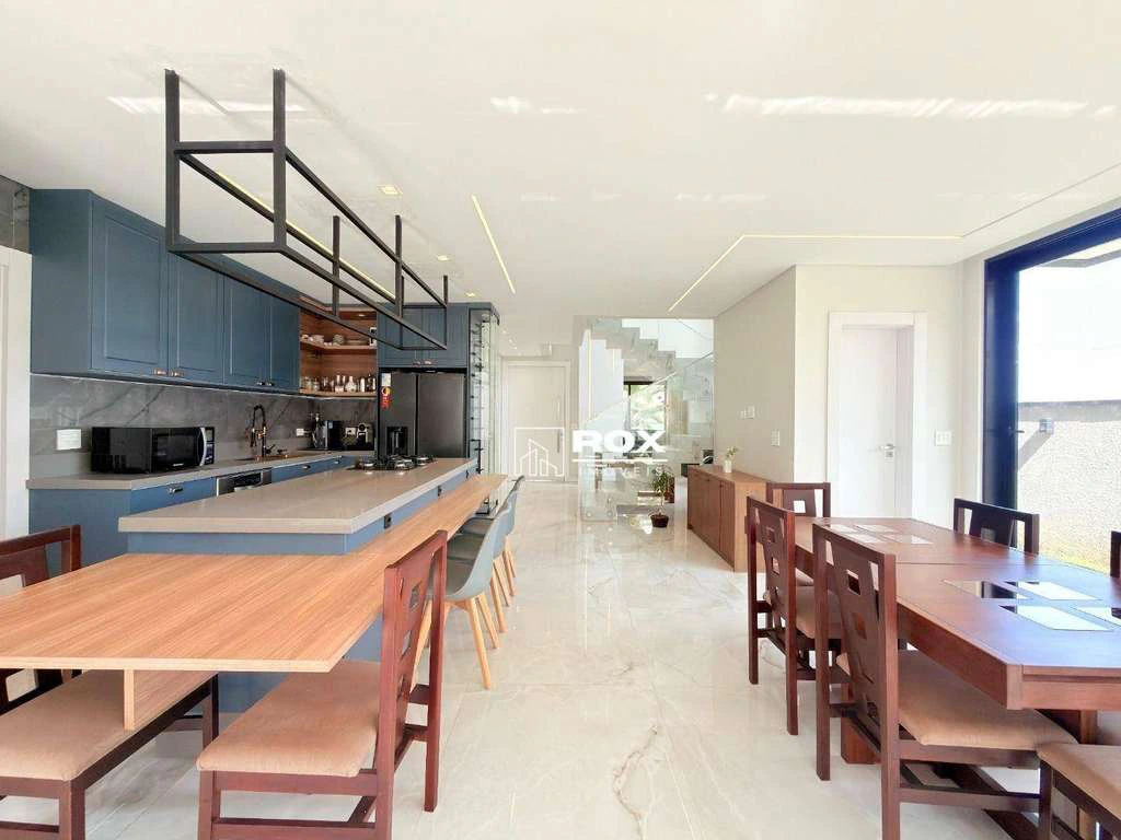 Casa com 4 suítes, 300 m² e 4 vagas no quintal — photo 2