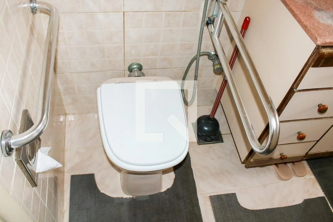 Unfurnished apartment with 2 bedrooms and 2 bathrooms — photo 46