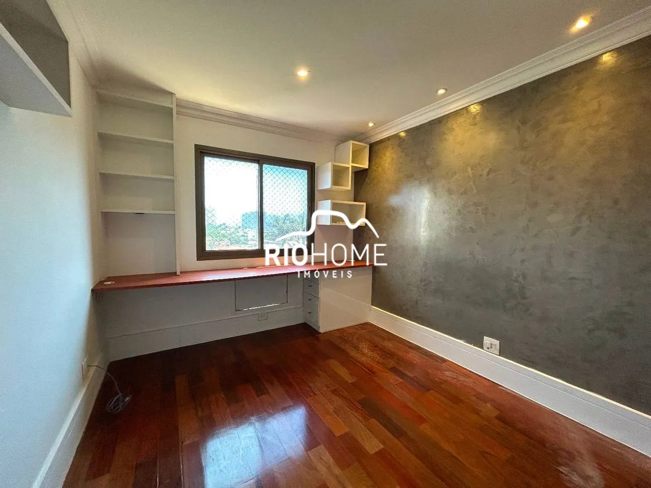 Apartment, 174 m², with a glass-enclosed balcony — photo 14