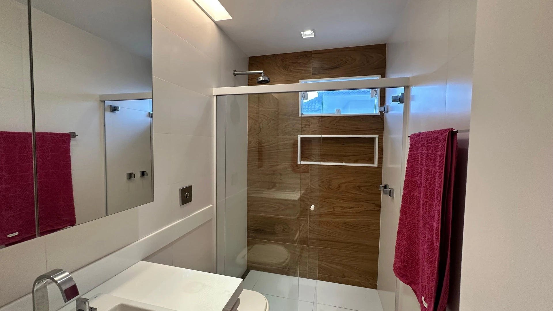 Furnished house, 360 m², with a walk-in closet — photo 2