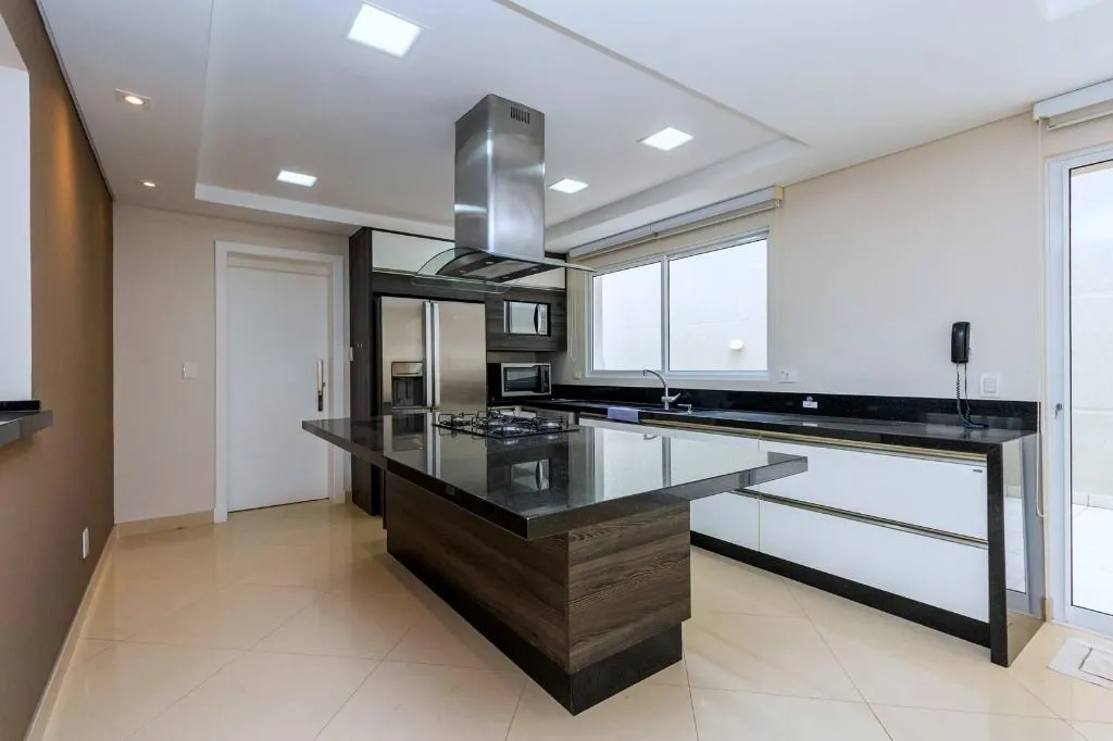 Furnished house 649 m² with 4 en-suite bedrooms — photo 22