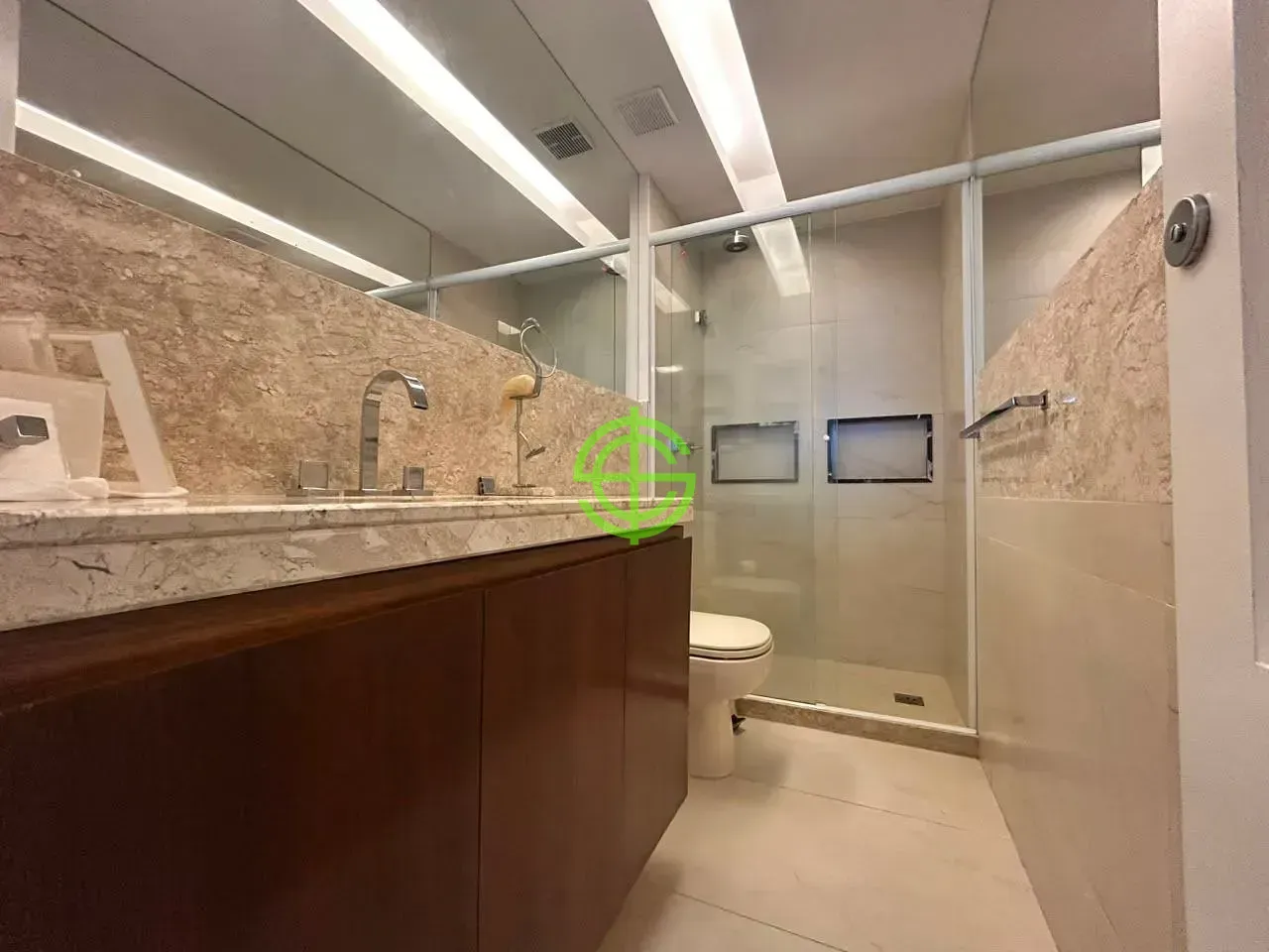 Furnished apartment with 2 bedrooms and 3 bathrooms — photo 36