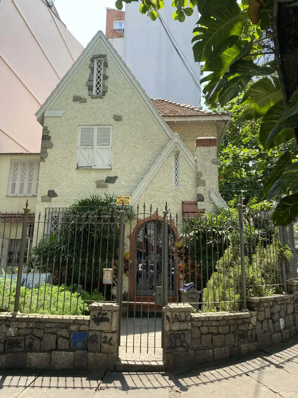 Rental house with 5 bedrooms and 4 bathrooms — photo 3
