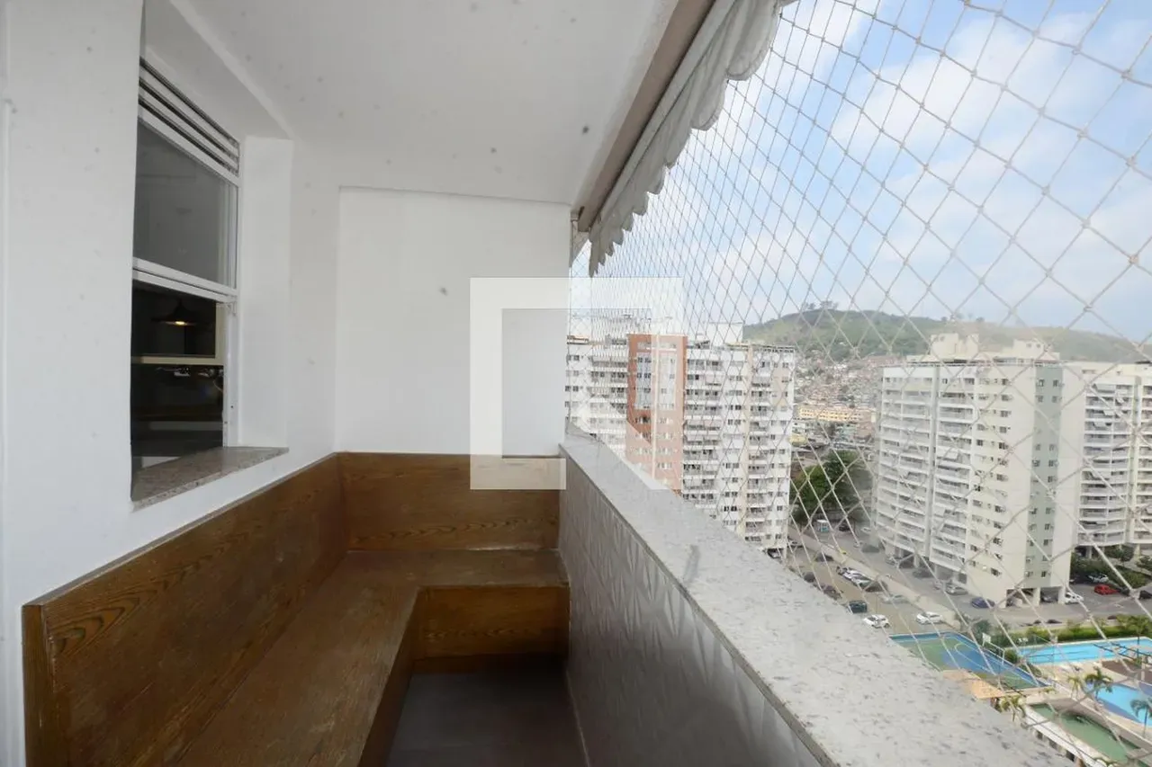 Apartment on the 13th floor with a grill on the balcony — photo 37