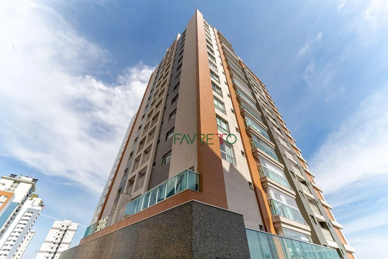 Departamento con balcón cerrado con vidrio en Curitiba — photo 15