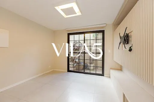 3-bedroom house with a bathtub in Curitiba — photo 25