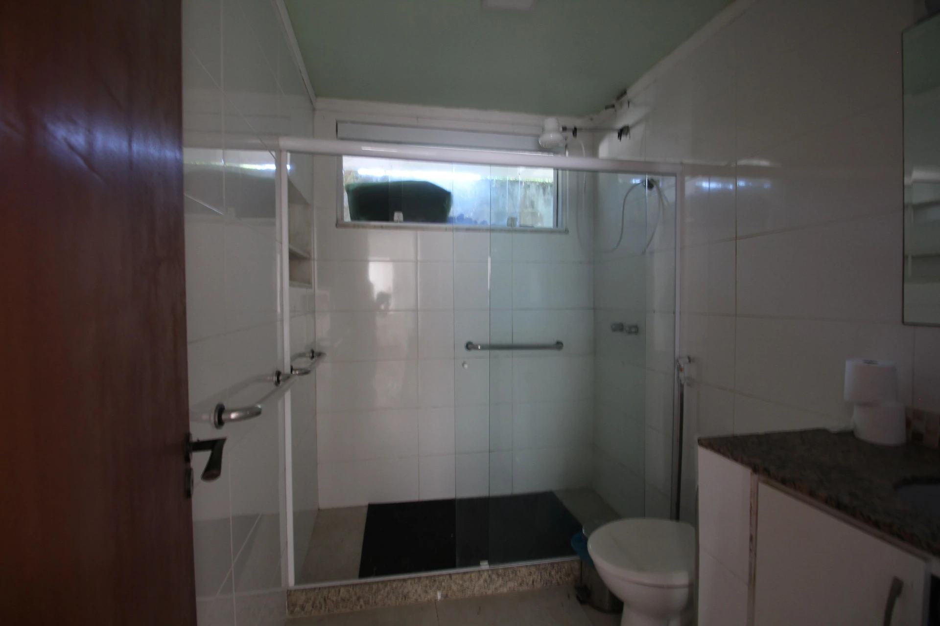 House with 4 bedrooms, 2 bathrooms and private garden — photo 16
