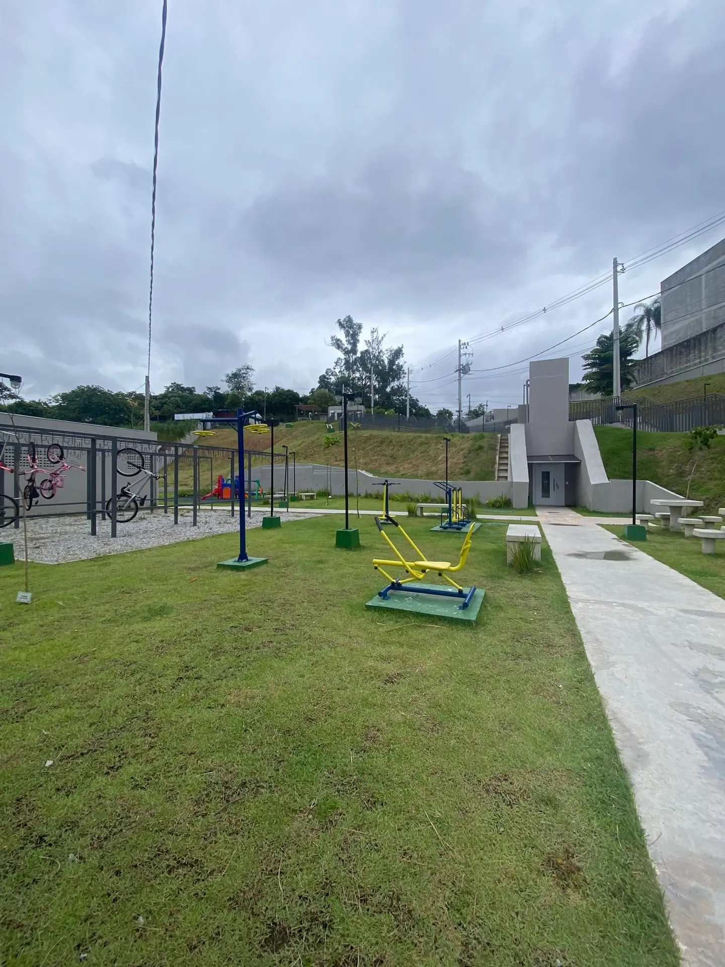 Apartamento amueblado con 2 dormitorios, balcón y 1 plaza — photo 13