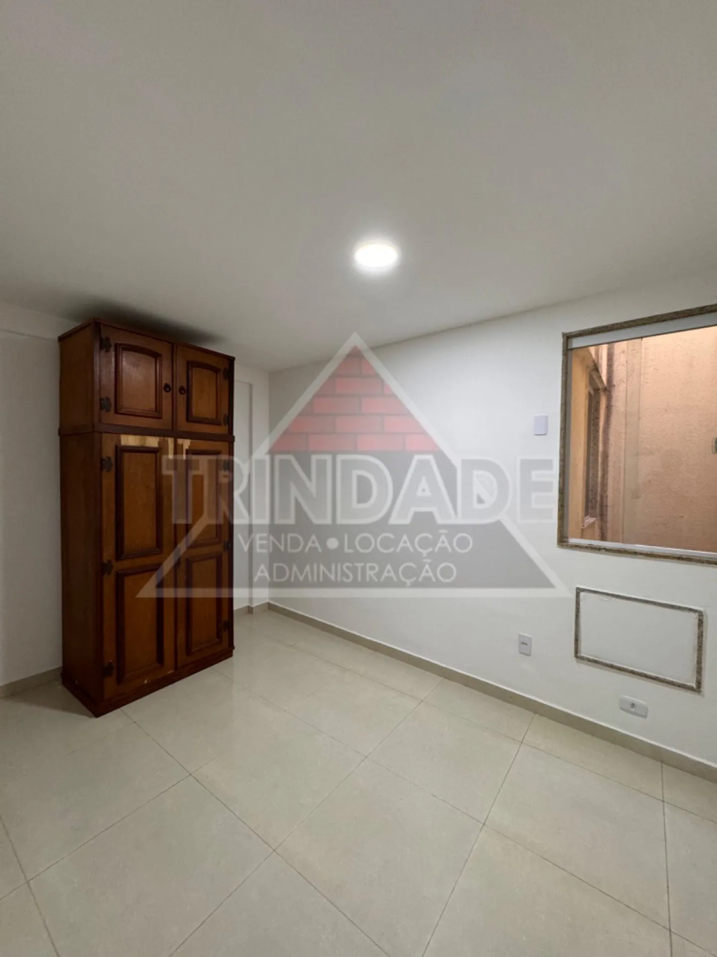 1-bedroom unfurnished apartment with glass shower box — photo 7