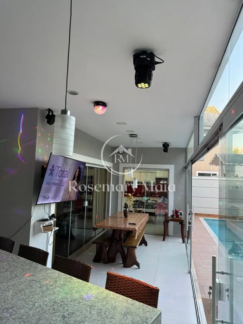 Furnished house with 4 bedrooms and 5 bathrooms — photo 17